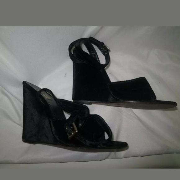 🌋🌋PRADA WEDGES - Picture 3 of 6